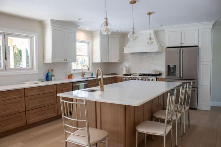 beautiful-kitchen-with-brown-wood-cabinets-720x480-1 beautiful-kitchen-with-brown-wood-cabinets