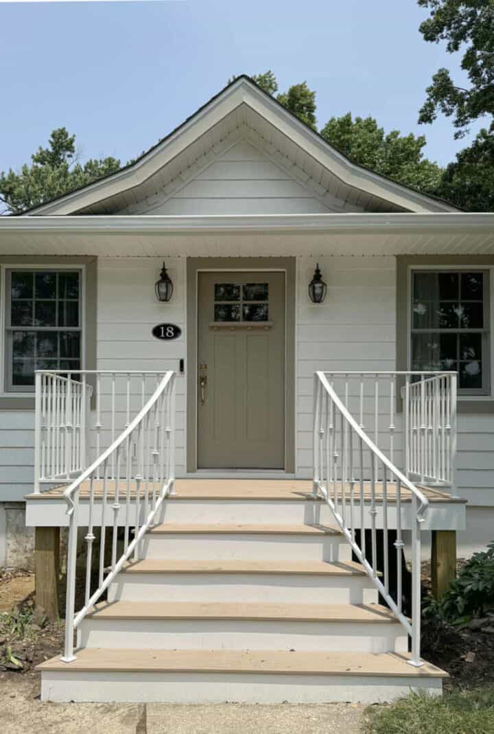 curved railings on front steps
