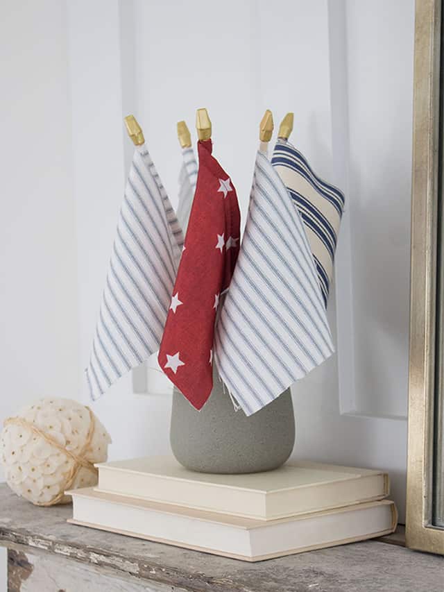 diy-mini-american-flags DIY-Mini-American-Flags