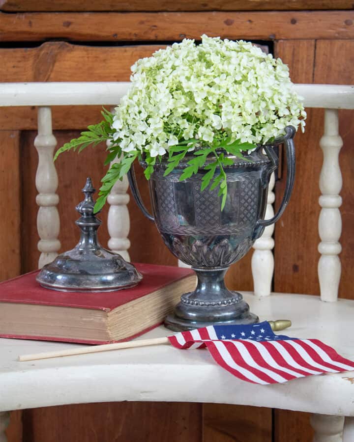 ig-4th-of-july-720x900-1 simple red white and blue decor for the 4th of july