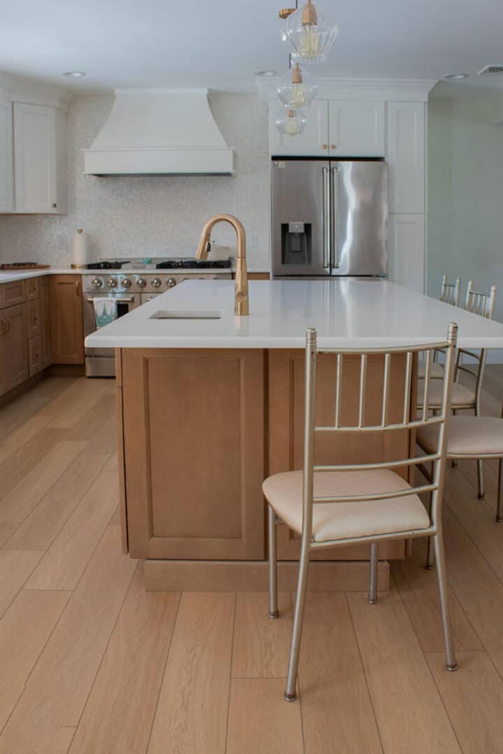modern-kitchen-with-two-tone-cabinets-720x1080-1 modern-kitchen-with-two-tone-cabinets