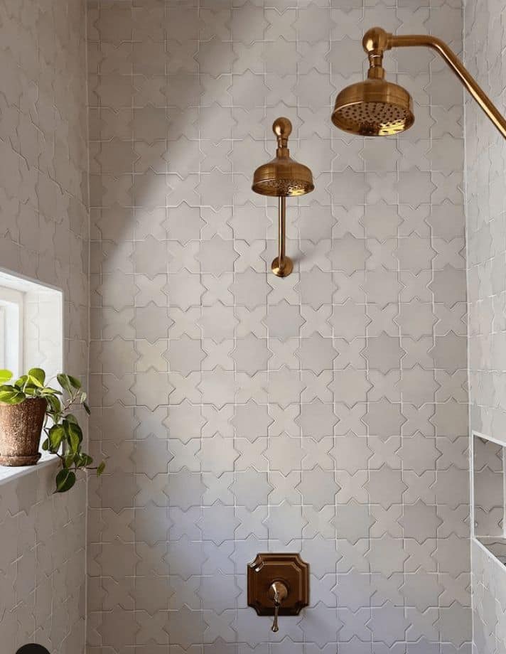 patterned bathtub shower wall