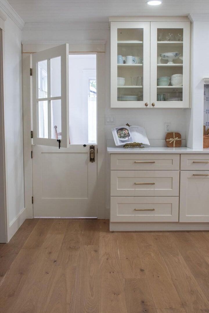 warm-hardwood-flooring-in-kitchen-720x1079-1 warm-hardwood-flooring-in-kitchen