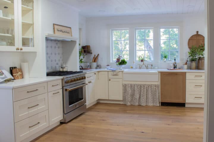 warm-wood-engineered-hardwood-flooring-in-the-kitchen-720x480-1 warm-wood-engineered-hardwood-flooring-in-the-kitchen