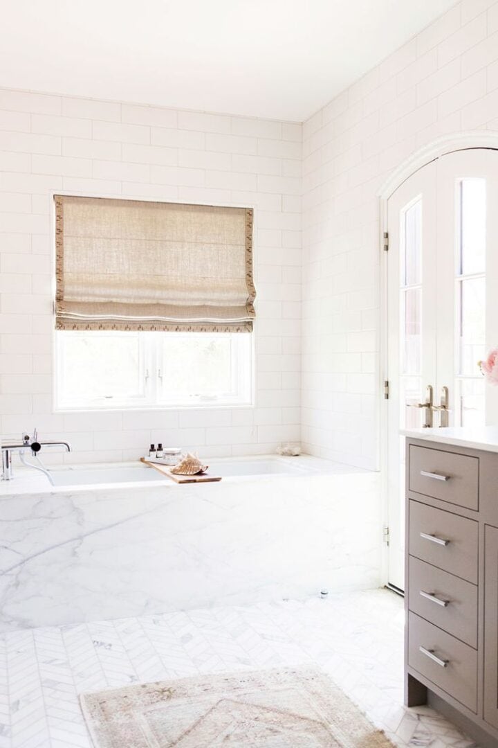 white marble bathtub surround